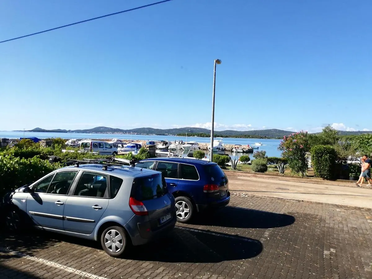 Ferienwohnung White House Turanj Kroatien