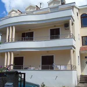 Apartment Dada, Turanj
