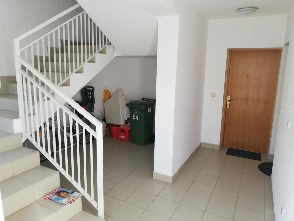 White House Apartment Turanj