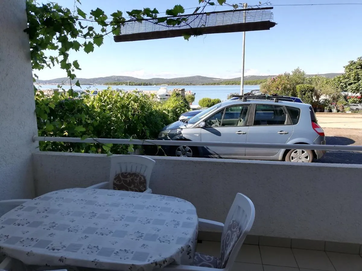 White House Apartment Turanj Croatia